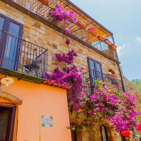 Kefa Holiday - Case Saponara Kır Evi *